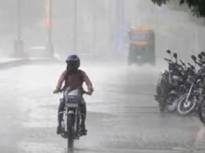 More than 65 mm of rainfall recorded in 24 mandals in Satara district, Farmer killed by lightning in Karad | सातारा जिल्ह्यात २४ मंडलात अतिवृष्टी, कऱ्हाड तालुक्यात विजेच्या धक्क्याने शेतकरी ठार  More than 65 mm of rainfall recorded in 24 mandals in Satara district, Farmer killed by lightning in Karad | सातारा जिल्ह्यात २४ मंडलात अतिवृष्टी, कऱ्हाड तालुक्यात विजेच्या धक्क्याने शेतकरी ठार