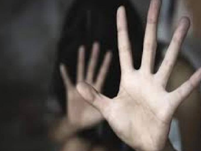 Atrocities of uncle on nephew in Satara, The incident came to light when the victim was pregnant | साताऱ्यात काकाचा पुतणीवर अत्याचार, पीडित गर्भवती राहिल्याने समोर आला प्रकार Atrocities of uncle on nephew in Satara, The incident came to light when the victim was pregnant | साताऱ्यात काकाचा पुतणीवर अत्याचार, पीडित गर्भवती राहिल्याने समोर आला प्रकार