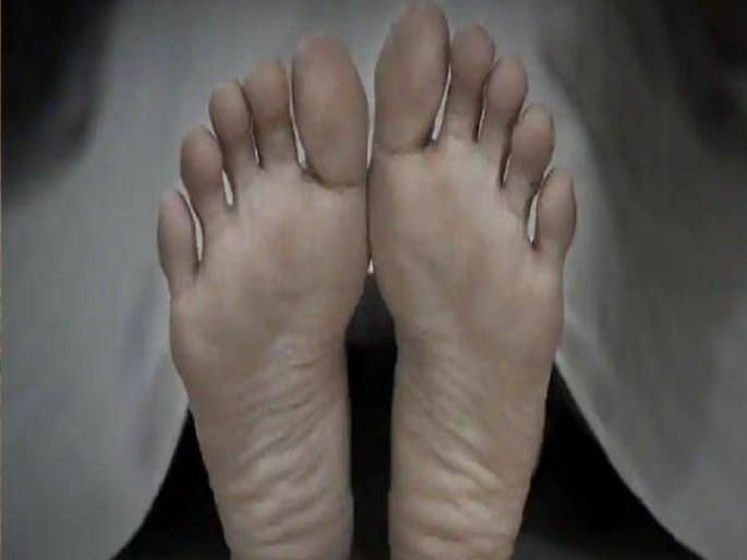 After burial in Saswad area, the body was taken out again | धक्कादायक! ..अन् दफन केलेला मृतदेह पुन्हा काढला बाहेर, साताऱ्यातील सासवड येथील घटना After burial in Saswad area, the body was taken out again | धक्कादायक! ..अन् दफन केलेला मृतदेह पुन्हा काढला बाहेर, साताऱ्यातील सासवड येथील घटना