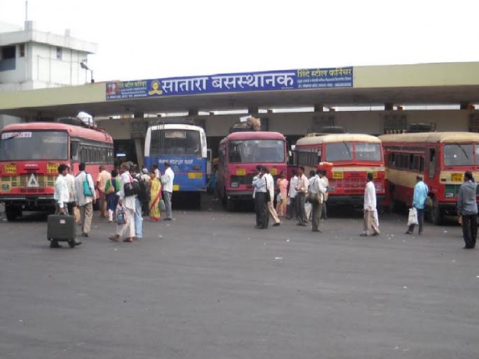 Conductor assaulted at Satara bus stand for minor reason, case registered | किरकोळ कारणावरुन सातारा बसस्थानकात वाहकाला मारहाण, गुन्हा दाखल Conductor assaulted at Satara bus stand for minor reason, case registered | किरकोळ कारणावरुन सातारा बसस्थानकात वाहकाला मारहाण, गुन्हा दाखल