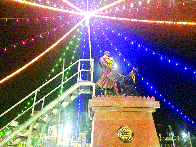 Shivamari is the district with Shahagari ... | शाहूनगरीसह जिल्हा झाला शिवमय... Shivamari is the district with Shahagari ... | शाहूनगरीसह जिल्हा झाला शिवमय...