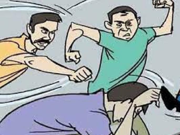 Son in law was beaten by his father in law and brother in law in Ahmednagar, Attempt to commit suicide by setting fire in front of Satara police headquarters | Crime News Satara: पत्नीला आणायला गेला, सासरा अन् मेहुण्याने जावयाला हाणला; ..मग घडला हा प्रकार