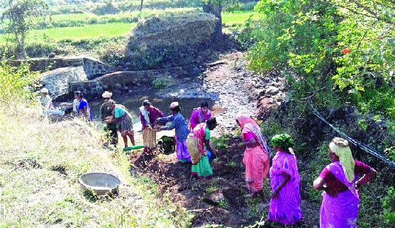 Ranaragini was made to clean the village; Activities in BeloSee | गाव स्वच्छ करण्यासाठी रणरागिणी सरसावल्या ; बेलोशीतील उपक्रम Ranaragini was made to clean the village; Activities in BeloSee | गाव स्वच्छ करण्यासाठी रणरागिणी सरसावल्या ; बेलोशीतील उपक्रम