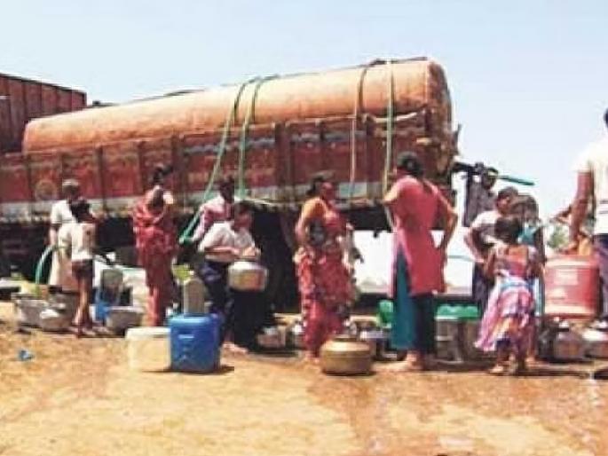 drought intensity increased number of tankers on 100 threshold In Satara district | सातारा जिल्ह्यात दुष्काळाची दाहकता वाढली, टॅंकरची संख्या १०० च्या उंबरठ्यावर