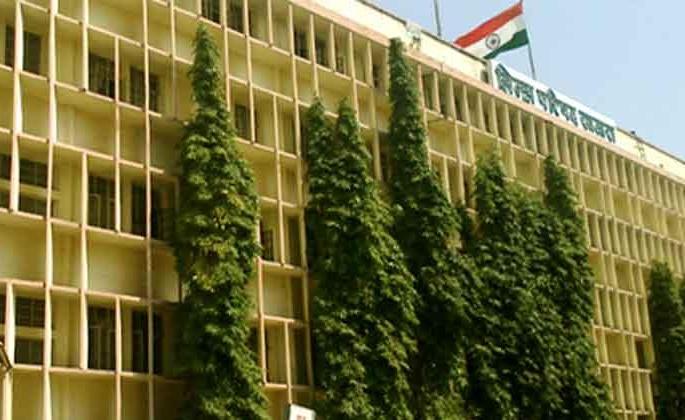 Satara Zilla Parishad is a social welfare division, additional Sachin Tendulkar is suspended in connection with the bribe, Arjun Bane has been absent from June | सातारा जिल्हा परिषद समाजकल्याण विभागच बनलाय अतिरिक्त, सचिन साळे लाचप्रकरणी निलंबित तर अर्जुन बन्ने जून महिन्यापासून गैरहजर