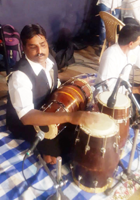 'Nonstop Musical Hunger' for Visionaries | अहो आश्चर्यम; दृष्टिहीनांचा ‘नॉनस्टॉप म्युझिकल हंगामा’ 'Nonstop Musical Hunger' for Visionaries | अहो आश्चर्यम; दृष्टिहीनांचा ‘नॉनस्टॉप म्युझिकल हंगामा’