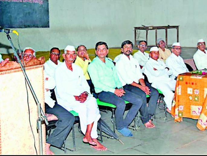 IAS Manoj Mahajan was honored at Pimpalgaon Hareshwar | आयएएस मनोज महाजन यांचा पिंपळगाव हरेश्वर येथे सत्कार IAS Manoj Mahajan was honored at Pimpalgaon Hareshwar | आयएएस मनोज महाजन यांचा पिंपळगाव हरेश्वर येथे सत्कार