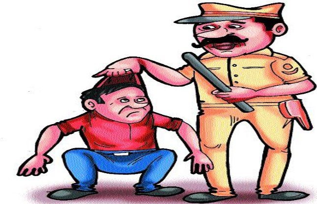 A thief who escaped after shouting at the police at Naldurg was arrested in Solapur | नळदुर्ग येथे पोलीसांना गुंगारा देऊन पळून गेलेल्या चोरट्याला सोलापुरात अटक A thief who escaped after shouting at the police at Naldurg was arrested in Solapur | नळदुर्ग येथे पोलीसांना गुंगारा देऊन पळून गेलेल्या चोरट्याला सोलापुरात अटक