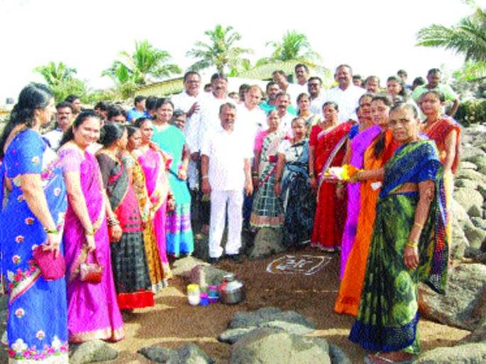 The fear of euphoria, the fear of euphoria, and the decline of the earthquake of Satpati Bandh decreased | सातपाटी बंधाऱ्याचे भूमीपूजन, उधाणाचे भय घटले The fear of euphoria, the fear of euphoria, and the decline of the earthquake of Satpati Bandh decreased | सातपाटी बंधाऱ्याचे भूमीपूजन, उधाणाचे भय घटले