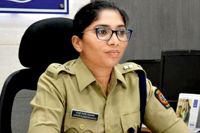 Tejaswi Satpute as Superintendent of Police of Solapur Rural Police Force | Breaking; सोलापूर ग्रामीण पोलिस दलाच्या पोलिस अधिक्षकपदी तेजस्वी सातपुते Tejaswi Satpute as Superintendent of Police of Solapur Rural Police Force | Breaking; सोलापूर ग्रामीण पोलिस दलाच्या पोलिस अधिक्षकपदी तेजस्वी सातपुते