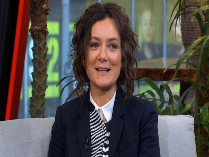 Women lead the vaccination campaign; Sarah Gilbert, a warrior from Oxford | CoronaVirus News: लसनिर्मिती मोहिमेचे नेतृत्व महिलेकडे; ऑक्सफर्डमधील योद्धा सारा गिल्बर्ट Women lead the vaccination campaign; Sarah Gilbert, a warrior from Oxford | CoronaVirus News: लसनिर्मिती मोहिमेचे नेतृत्व महिलेकडे; ऑक्सफर्डमधील योद्धा सारा गिल्बर्ट