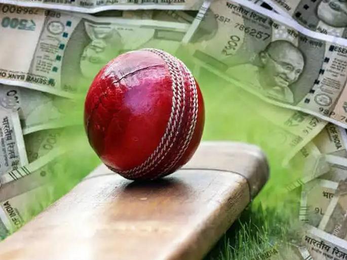 Betting on IPL cricket match in Tuljapur; Police raid, case registered against one | तुळजापुरात आयपीएल क्रिकेट सामन्यावर सट्टा; पोलिसांचा छाप, एकाविरुद्ध गुन्हा