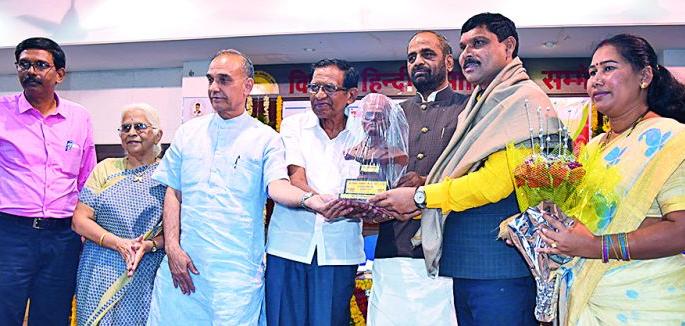 The need for tough decisions to eradicate the caste system | जातीभेदाच्या निर्मूलनासाठी कठोर निर्णयांची आवश्यकता The need for tough decisions to eradicate the caste system | जातीभेदाच्या निर्मूलनासाठी कठोर निर्णयांची आवश्यकता
