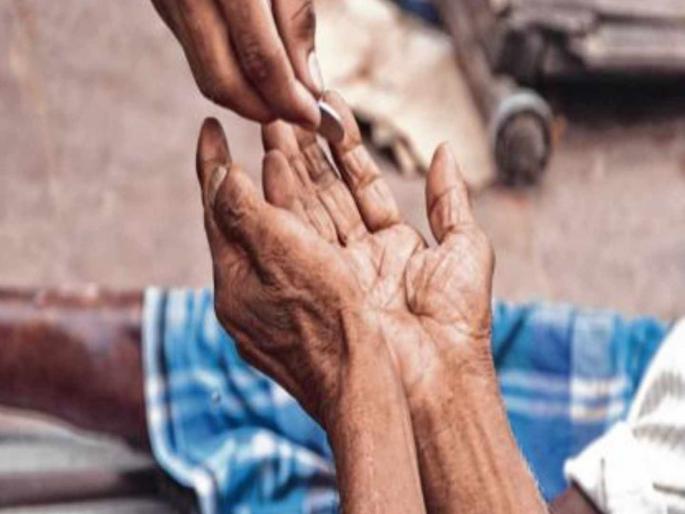 Saudi Arabia is fed up with Pakistani beggars | पाकच्या भिकाऱ्यांमुळे सौदी अरेबिया बेजार; तीर्थयात्रेचा व्हिसा घेऊन येतात अन् भीक मागतात Saudi Arabia is fed up with Pakistani beggars | पाकच्या भिकाऱ्यांमुळे सौदी अरेबिया बेजार; तीर्थयात्रेचा व्हिसा घेऊन येतात अन् भीक मागतात