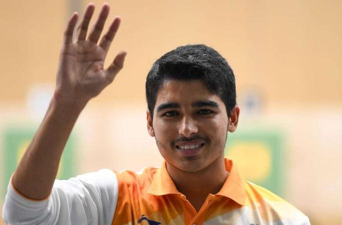 ISSF World Cup: 16 year's Saurabh Chaudhry wins Gold medal and Olympic quota | ह्याला म्हणतात जिद्द...जत्रेत फुगे फोडणाऱ्या नेमबाज सौरभला ऑलिम्पिकचं तिकीट ISSF World Cup: 16 year's Saurabh Chaudhry wins Gold medal and Olympic quota | ह्याला म्हणतात जिद्द...जत्रेत फुगे फोडणाऱ्या नेमबाज सौरभला ऑलिम्पिकचं तिकीट