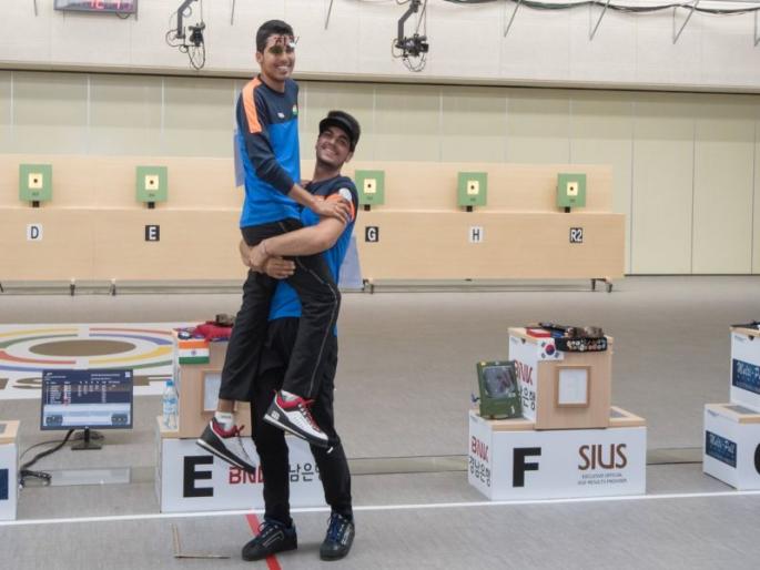 India's 16-year-old shooter Saurabh Chaudhary broke his own World Record and won gold | भारताच्या 16 वर्षीय नेमबाज सौरभ चौधरीची विश्वविक्रमासह सुवर्ण कामगिरी India's 16-year-old shooter Saurabh Chaudhary broke his own World Record and won gold | भारताच्या 16 वर्षीय नेमबाज सौरभ चौधरीची विश्वविक्रमासह सुवर्ण कामगिरी