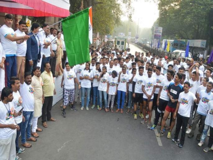 Runners from home and abroad will run for the honor of the Constitution | संविधानाच्या सन्मानासाठी देश-विदेशातील धावपटू धावणार Runners from home and abroad will run for the honor of the Constitution | संविधानाच्या सन्मानासाठी देश-विदेशातील धावपटू धावणार