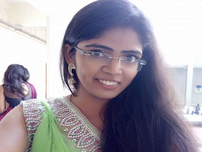The success you get should be useful to the society | आपले यश समाजासाठी उपयुक्त असावे, MPSCत मुलींमध्ये पहिल्या येणाऱ्या सविता गर्जेच्या भावना The success you get should be useful to the society | आपले यश समाजासाठी उपयुक्त असावे, MPSCत मुलींमध्ये पहिल्या येणाऱ्या सविता गर्जेच्या भावना