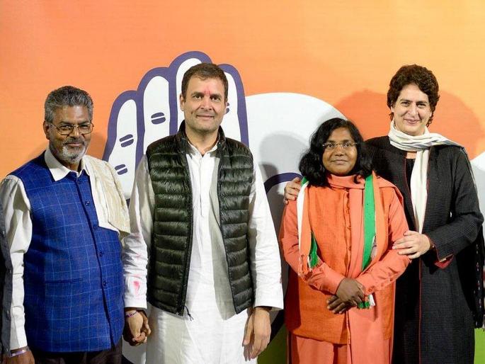 bahraich mp and former bjp leader savitri bai phule joins congress in presence of rahul gandhi | उत्तर प्रदेशात भाजपाला धक्का; खासदार सावित्रीबाई फुलेंचा काँग्रेसला हात bahraich mp and former bjp leader savitri bai phule joins congress in presence of rahul gandhi | उत्तर प्रदेशात भाजपाला धक्का; खासदार सावित्रीबाई फुलेंचा काँग्रेसला हात
