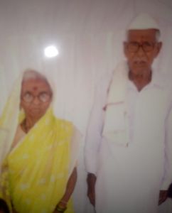 After the death of his wife at Sawkheda Khurd in Pachora taluka, the husband took the message of the world | पाचोरा तालुक्यातील सावखेडा खुर्द येथे पत्नीच्या निधनानंतर पतीनेही घेतला जगाचा निरोप After the death of his wife at Sawkheda Khurd in Pachora taluka, the husband took the message of the world | पाचोरा तालुक्यातील सावखेडा खुर्द येथे पत्नीच्या निधनानंतर पतीनेही घेतला जगाचा निरोप