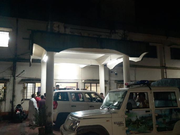 in sawantwadi ncp taluka president was beaten up by mns office bearers entering the office | सावंतवाडी: राष्ट्रवादी काँग्रेसच्या तालुकाध्यक्षांना कार्यालयात घुसून मारहाण; मनसे पदाधिकाऱ्यांचा समावेश in sawantwadi ncp taluka president was beaten up by mns office bearers entering the office | सावंतवाडी: राष्ट्रवादी काँग्रेसच्या तालुकाध्यक्षांना कार्यालयात घुसून मारहाण; मनसे पदाधिकाऱ्यांचा समावेश