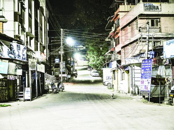 Strict implementation of mini lockdown in Sawantwadi | सावंतवाडीत मिनी लॉकडाऊनची कडक अंमलबजावणी Strict implementation of mini lockdown in Sawantwadi | सावंतवाडीत मिनी लॉकडाऊनची कडक अंमलबजावणी