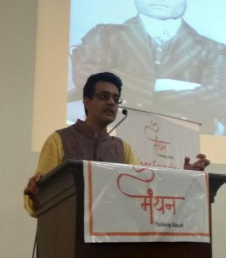 Explain whether India will give Bharat Ratna to freedom fighters | स्वातंत्र्यवीरांना भारतरत्न देणार की नाही, हे स्पष्ट करावे 