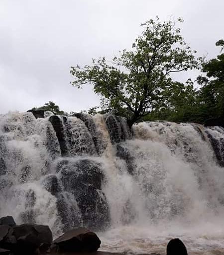 No access to waterfalls in the district | Coronavirus Unlock : जिल्ह्यात धबधब्यांच्या ठिकाणी जाण्यास मनाई