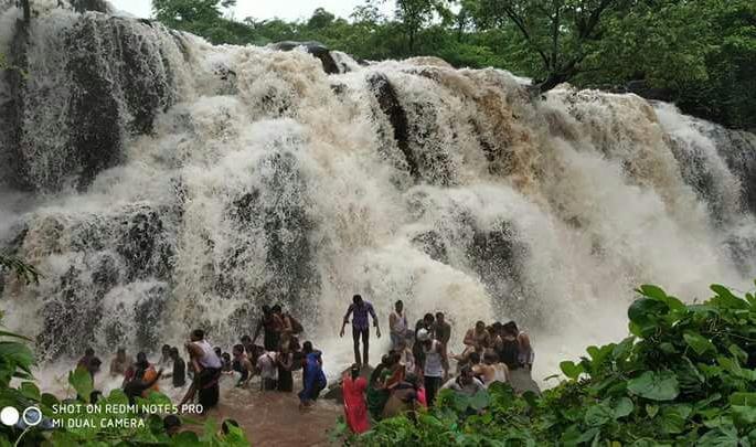 Sawdaw Falls is also closed for tourism this year | सावडाव धबधबा याही वर्षी पर्यटनासाठी बंद Sawdaw Falls is also closed for tourism this year | सावडाव धबधबा याही वर्षी पर्यटनासाठी बंद