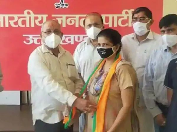 Shaira Bano status as Minister of State uttarakhand | शायरा बानो यांना राज्यमंत्रीपदाचा दर्जा, दहा दिवसांपूर्वीच झाल्या होत्या भाजपात दाखल
