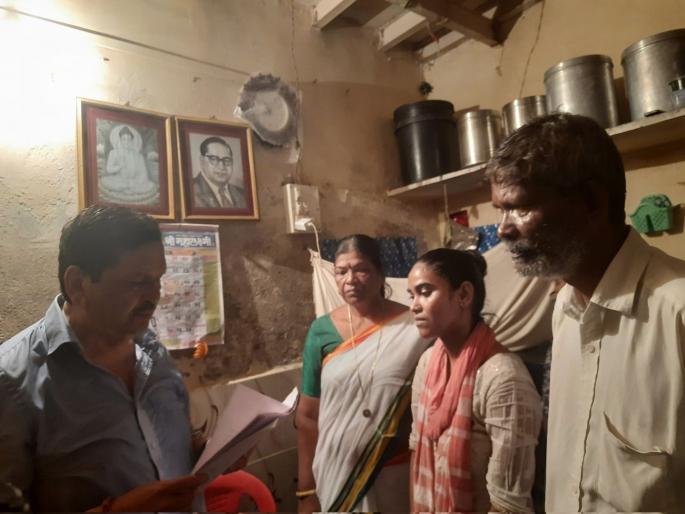 Guardian Minister Mangalprabhat Lodha will give justice to the family of the dead girl rupali chandanshivse in Chembur | चेंबूरमधील मृत मुलीच्या कुटुंबाला न्याय देणार - पालकमंत्री मंगलप्रभात लोढा Guardian Minister Mangalprabhat Lodha will give justice to the family of the dead girl rupali chandanshivse in Chembur | चेंबूरमधील मृत मुलीच्या कुटुंबाला न्याय देणार - पालकमंत्री मंगलप्रभात लोढा