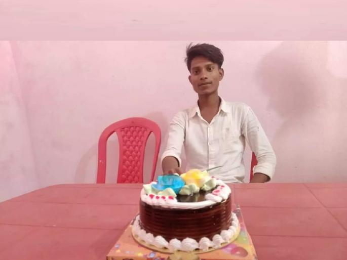 Young Man Died On His Birthday Was Crossing Over Bridge at Mirzapur | वाढदिवसाची पार्टी, मित्रांसोबत जल्लोष; एक चूक भोवली अन् Birthday लाच मृत्यू झाला Young Man Died On His Birthday Was Crossing Over Bridge at Mirzapur | वाढदिवसाची पार्टी, मित्रांसोबत जल्लोष; एक चूक भोवली अन् Birthday लाच मृत्यू झाला