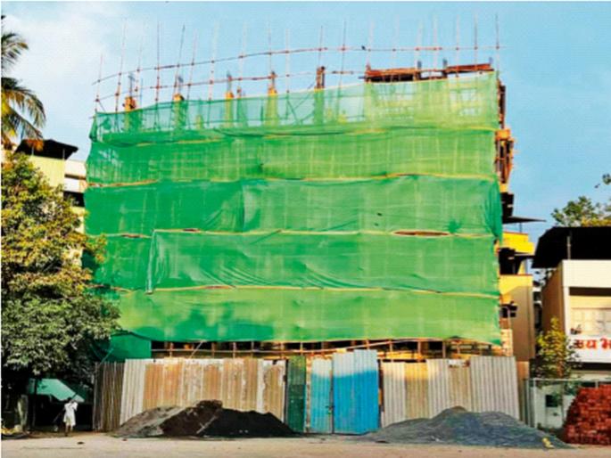 Protection of Illegal Building, Notice to Assistant Commissioner; Bangar's warning of suspension if not disclosed | बेकायदा इमारतीला संरक्षण, सहायक आयुक्तांना नोटीस; खुलासा न केल्यास निलंबनाचा बांगर यांचा इशारा Protection of Illegal Building, Notice to Assistant Commissioner; Bangar's warning of suspension if not disclosed | बेकायदा इमारतीला संरक्षण, सहायक आयुक्तांना नोटीस; खुलासा न केल्यास निलंबनाचा बांगर यांचा इशारा