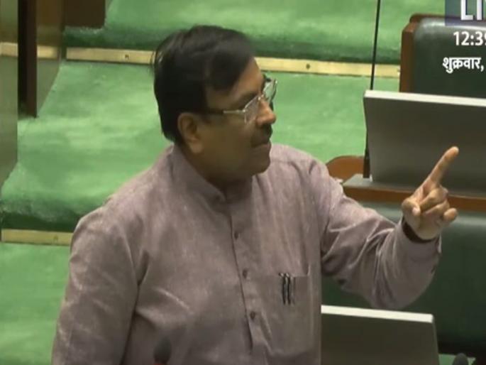 Delay in construction of Mhada houses on forest land; Minister Sudhir Mungantiwar aggressive in the hall | वन जमिनीवरील म्हाडाची घरे बांधण्यास दिरंगाई; सुधीर मुनगंटीवार सभागृहात आक्रमक Delay in construction of Mhada houses on forest land; Minister Sudhir Mungantiwar aggressive in the hall | वन जमिनीवरील म्हाडाची घरे बांधण्यास दिरंगाई; सुधीर मुनगंटीवार सभागृहात आक्रमक