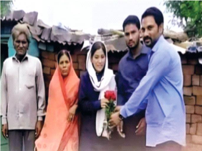 Auto rickshaw driver's sister became Deputy Collector | परिस्थितीशी दोन हात! ऑटो रिक्षा चालकाची बहीण झाली उपजिल्हाधिकारी Auto rickshaw driver's sister became Deputy Collector | परिस्थितीशी दोन हात! ऑटो रिक्षा चालकाची बहीण झाली उपजिल्हाधिकारी