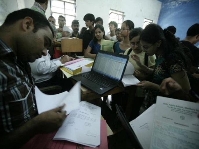 SBI mandate, over 70,000 employees will get overtime withdrawal from the employees | एसबीआयचे फर्मान, 70 हजार कर्मचाऱ्यांकडून ओव्हरटाईमचे पैसे परत घेणार