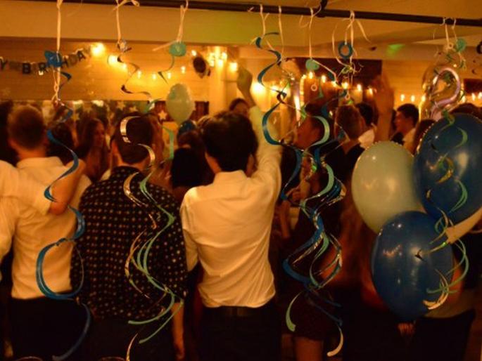 For a birthday party, 3 friends plan a robbery after watching a web series, but... | बर्थडे पार्टी करण्यासाठी ३ मित्रांनी वेबसिरीज पाहून दरोड्याचा प्लॅन आखला, पण... For a birthday party, 3 friends plan a robbery after watching a web series, but... | बर्थडे पार्टी करण्यासाठी ३ मित्रांनी वेबसिरीज पाहून दरोड्याचा प्लॅन आखला, पण...