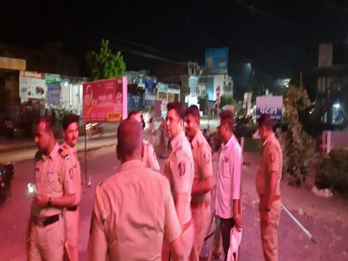 A firing from an old dispute in Beed; The bullet fired by the nephew entered the uncle's leg | बीडमध्ये जुन्या वादातून गोळीबार; भाच्याने मारलेली गोळी मामाच्या पायात घुसली A firing from an old dispute in Beed; The bullet fired by the nephew entered the uncle's leg | बीडमध्ये जुन्या वादातून गोळीबार; भाच्याने मारलेली गोळी मामाच्या पायात घुसली