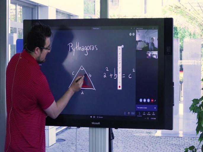 Why buy multi-million digital blackboards?; Administration of municipality, demand for inquiry | कोट्यवधींची डिजिटल ब्लॅकबोर्ड खरेदी का?; पालिकेचा कारभार, चौकशी करण्याची मागणी Why buy multi-million digital blackboards?; Administration of municipality, demand for inquiry | कोट्यवधींची डिजिटल ब्लॅकबोर्ड खरेदी का?; पालिकेचा कारभार, चौकशी करण्याची मागणी