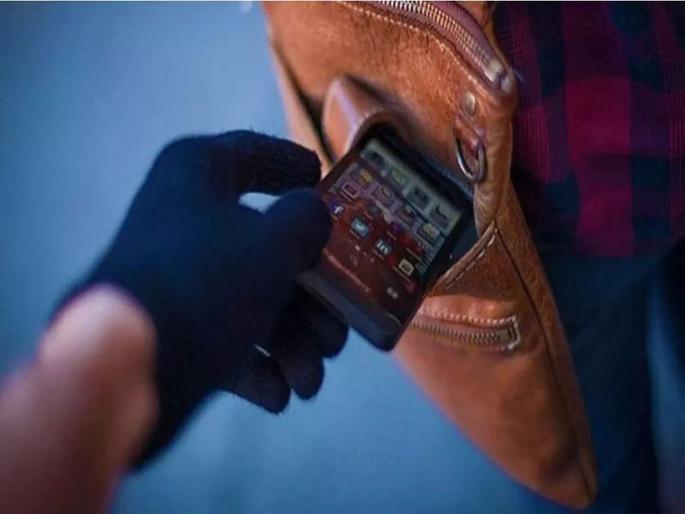 Mobile theft hit 2 MLAs of BJP; A case has been registered against Manmad, Nashik | मोबाईल चोरीचा भाजपाच्या २ आमदारांना फटका; मनमाड, नाशिकला गुन्हा दाखल Mobile theft hit 2 MLAs of BJP; A case has been registered against Manmad, Nashik | मोबाईल चोरीचा भाजपाच्या २ आमदारांना फटका; मनमाड, नाशिकला गुन्हा दाखल