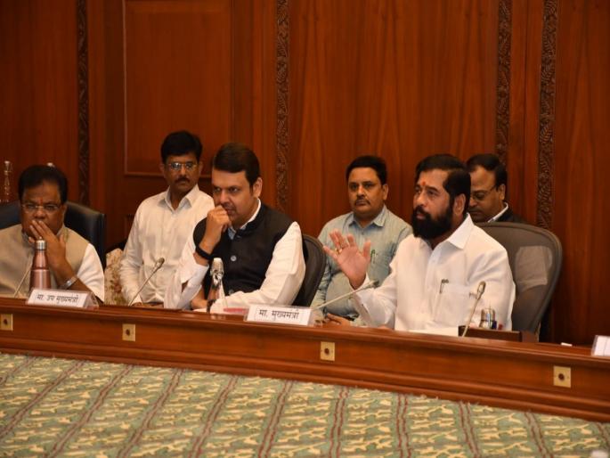 Initiative of Shinde-Fadnavis government to resolve Maharashtra Karnataka border issue; Appointment of 1 senior lawyer, 2 ministers | सीमाप्रश्न सोडवण्यासाठी शिंदे-फडणवीस सरकारचा पुढाकार; १ ज्येष्ठ विधीज्ञ, २ मंत्र्यांची नियुक्ती Initiative of Shinde-Fadnavis government to resolve Maharashtra Karnataka border issue; Appointment of 1 senior lawyer, 2 ministers | सीमाप्रश्न सोडवण्यासाठी शिंदे-फडणवीस सरकारचा पुढाकार; १ ज्येष्ठ विधीज्ञ, २ मंत्र्यांची नियुक्ती