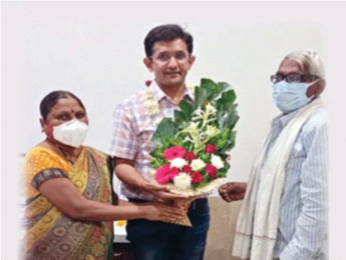 Brother gave the gift of a new life to his dying sister by donating a kidney | मृत्यूशी झुंज देणाऱ्या बहिणीला किडनी देऊन भावानं दिली नव्या आयुष्याची भेट Brother gave the gift of a new life to his dying sister by donating a kidney | मृत्यूशी झुंज देणाऱ्या बहिणीला किडनी देऊन भावानं दिली नव्या आयुष्याची भेट