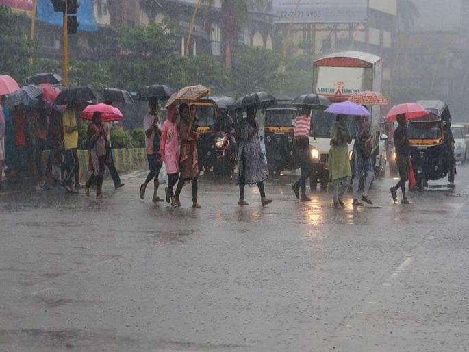 Mumbai block! Impact on rail, road transport; Due to the rain, the servants run | मुंबई ब्लॉक! रेल्वे, रस्ते वाहतुकीवर परिणाम; पावसामुळे चाकरमान्यांची धावपळ Mumbai block! Impact on rail, road transport; Due to the rain, the servants run | मुंबई ब्लॉक! रेल्वे, रस्ते वाहतुकीवर परिणाम; पावसामुळे चाकरमान्यांची धावपळ