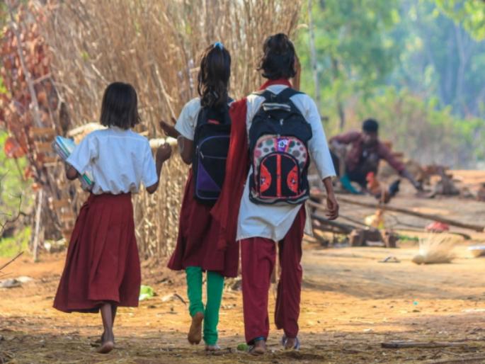 If there are two children in the class one of them hits a stick who will teach Terrible conditions in Mawal | वर्गात मुले दोन, एकाने मारली दांडी तर शिकवायचे कोणाला ? मावळातील भीषण परिस्थिती If there are two children in the class one of them hits a stick who will teach Terrible conditions in Mawal | वर्गात मुले दोन, एकाने मारली दांडी तर शिकवायचे कोणाला ? मावळातील भीषण परिस्थिती