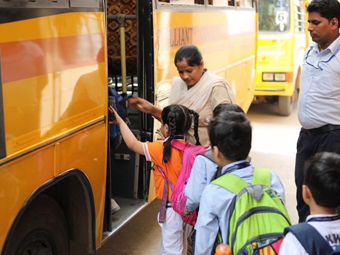 Important step for the safety of girls Pune Municipal Corporation will soon have female helpers in school buses | मुलींच्या सुरक्षेसाठी महत्वाचे पाऊल; पुणे महापालिकेच्या स्कुलबसमध्ये लवकरच महिला मदतनीस Important step for the safety of girls Pune Municipal Corporation will soon have female helpers in school buses | मुलींच्या सुरक्षेसाठी महत्वाचे पाऊल; पुणे महापालिकेच्या स्कुलबसमध्ये लवकरच महिला मदतनीस