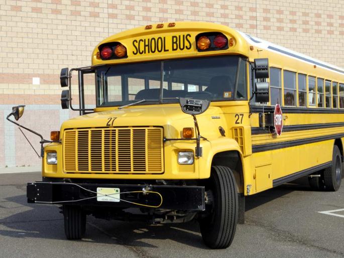 Nagpur's majority school bus have not 'GPS' system ! | नागपुरातील बहुसंख्य स्कूलबस ‘जीपीएस’ विनाच ! Nagpur's majority school bus have not 'GPS' system ! | नागपुरातील बहुसंख्य स्कूलबस ‘जीपीएस’ विनाच !