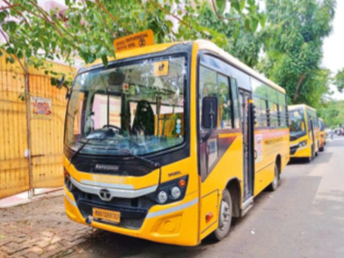 When will illegal school vans be stopped? Garg asks | बेकायदा स्कूल व्हॅनला आळा कधी? गर्ग यांचा सवाल When will illegal school vans be stopped? Garg asks | बेकायदा स्कूल व्हॅनला आळा कधी? गर्ग यांचा सवाल