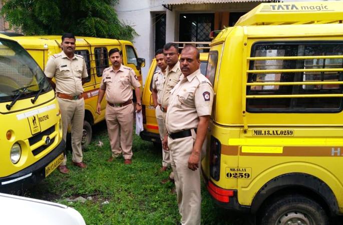 Notice to Suspend License to School Bus Owners | ५२७ स्कुल बसमालकांना परवाना निलंबित करण्याची नोटीस Notice to Suspend License to School Bus Owners | ५२७ स्कुल बसमालकांना परवाना निलंबित करण्याची नोटीस