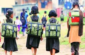 We have decided ...; Children's lives will not be endangered and sent to school! | आमचं ठरलंय...; मुलांचा जीव धोक्यात घालून शाळेत पाठविणार नाही !