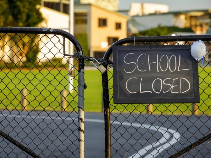 hostel and classes up to 12th standard in rural areas of thane district closed from monday due to corona pandemic | ठाणे जिल्ह्याच्या ग्रामीण भागातील १२ वीपर्यंतच्या वर्गांचे वसतीगृह, आश्रमशाळा सोमवारपासून बंद hostel and classes up to 12th standard in rural areas of thane district closed from monday due to corona pandemic | ठाणे जिल्ह्याच्या ग्रामीण भागातील १२ वीपर्यंतच्या वर्गांचे वसतीगृह, आश्रमशाळा सोमवारपासून बंद